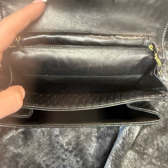 Elegant Bally Black Quilted Chain Bag - Picture 8 of 12